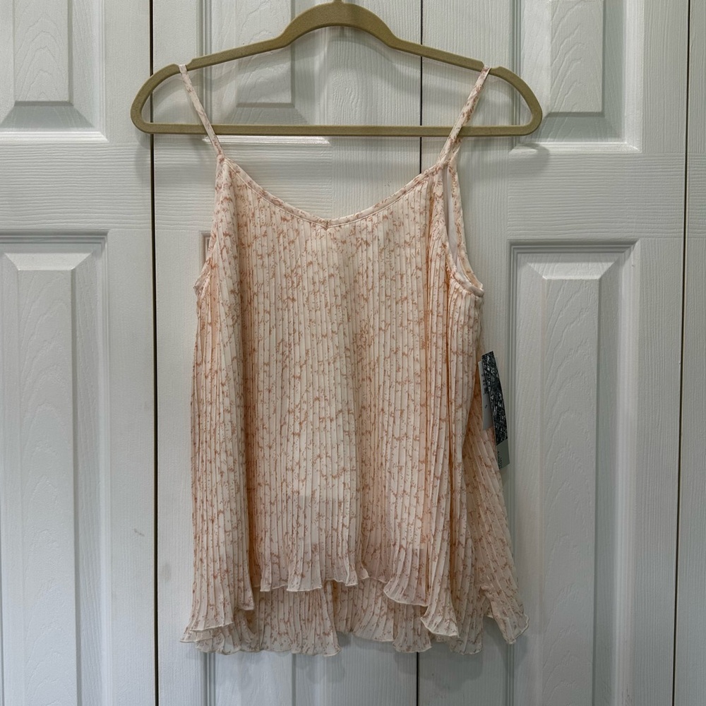 14th & Union Peach Pleated Camisole